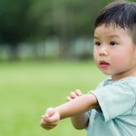 Melindungi Si Kecil dari Perubahan Cuaca: Tips Bijak Menggunakan Krim Bayi untuk Kulit Sensitif