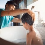 Tips Agar Mandi Anak Jadi Lebih Menyenangkan